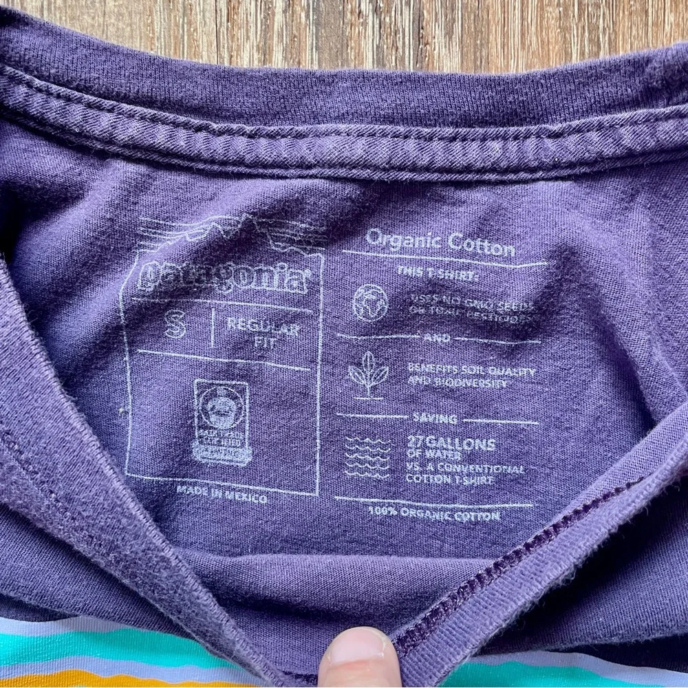 Patagonia Violet Purple Tee Vibrant Logo Small Organic Cotton Regular Fit - Picture 4 of 7